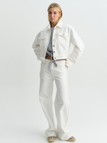 FEMSSY Loosefit Jeans i hvid