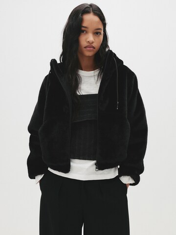 Pull&Bear Between-Season Jacket in Black: front
