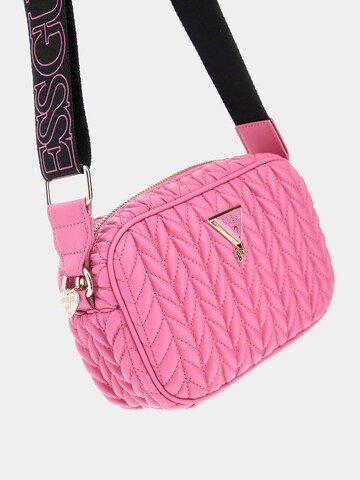 GUESS Umhängetasche in Pink