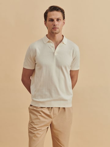 DAN FOX APPAREL Poloshirt 'Jay' in Weiß: predná strana