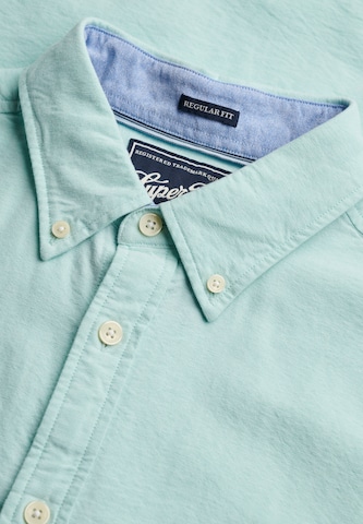 Coupe regular Chemise 'Oxford Preppy' Superdry & Co en vert