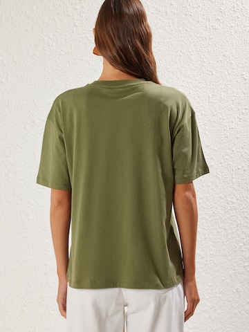 TrendyolMajica - zelena boja