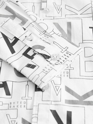 Baker by Ted Baker Regular fit Ing - fehér