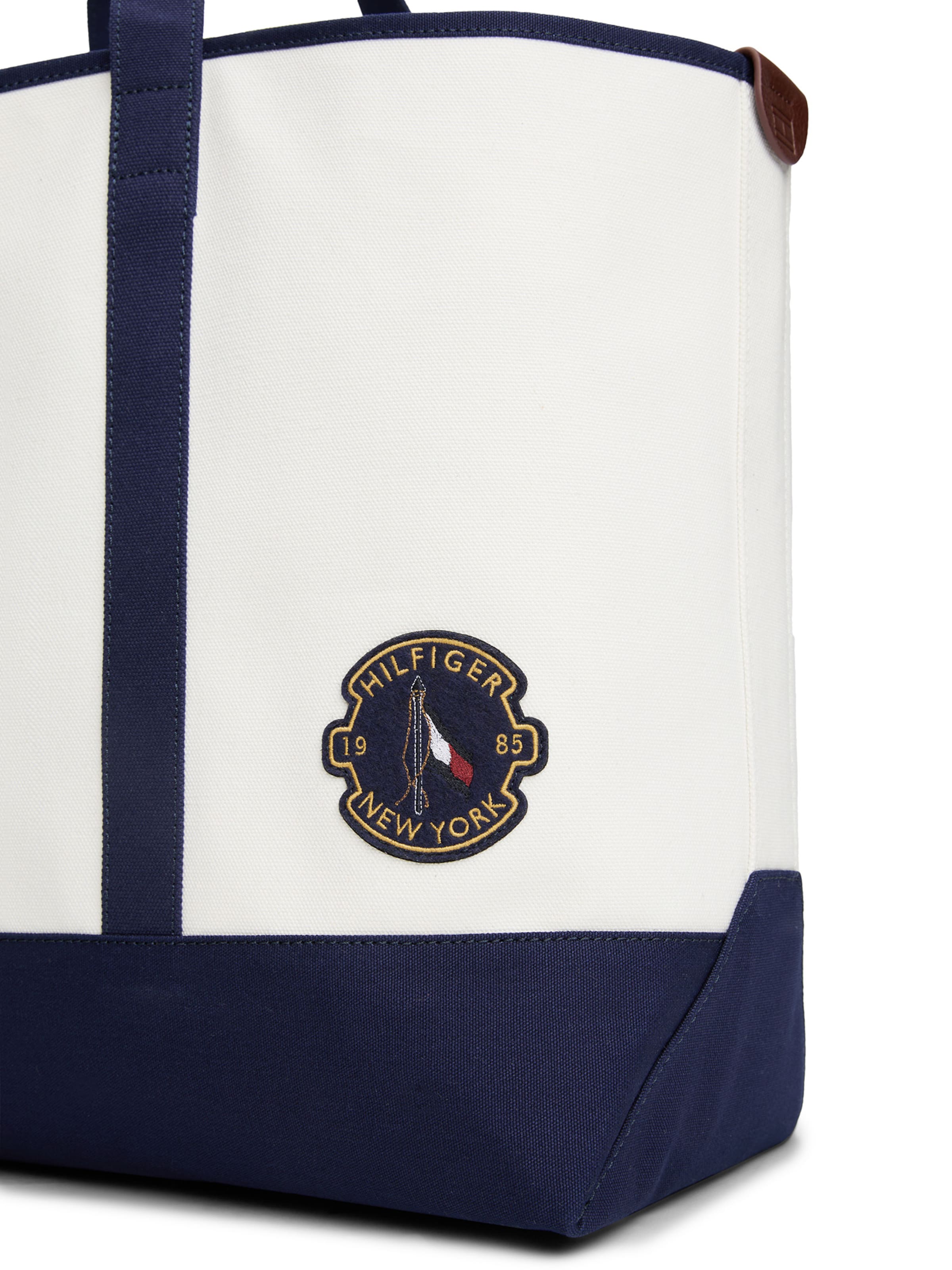 TOMMY HILFIGER Шоппер в Белый