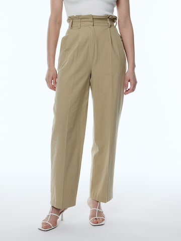 Loosefit Pantaloni con pieghe 'Becky' di EDITED in beige: frontale