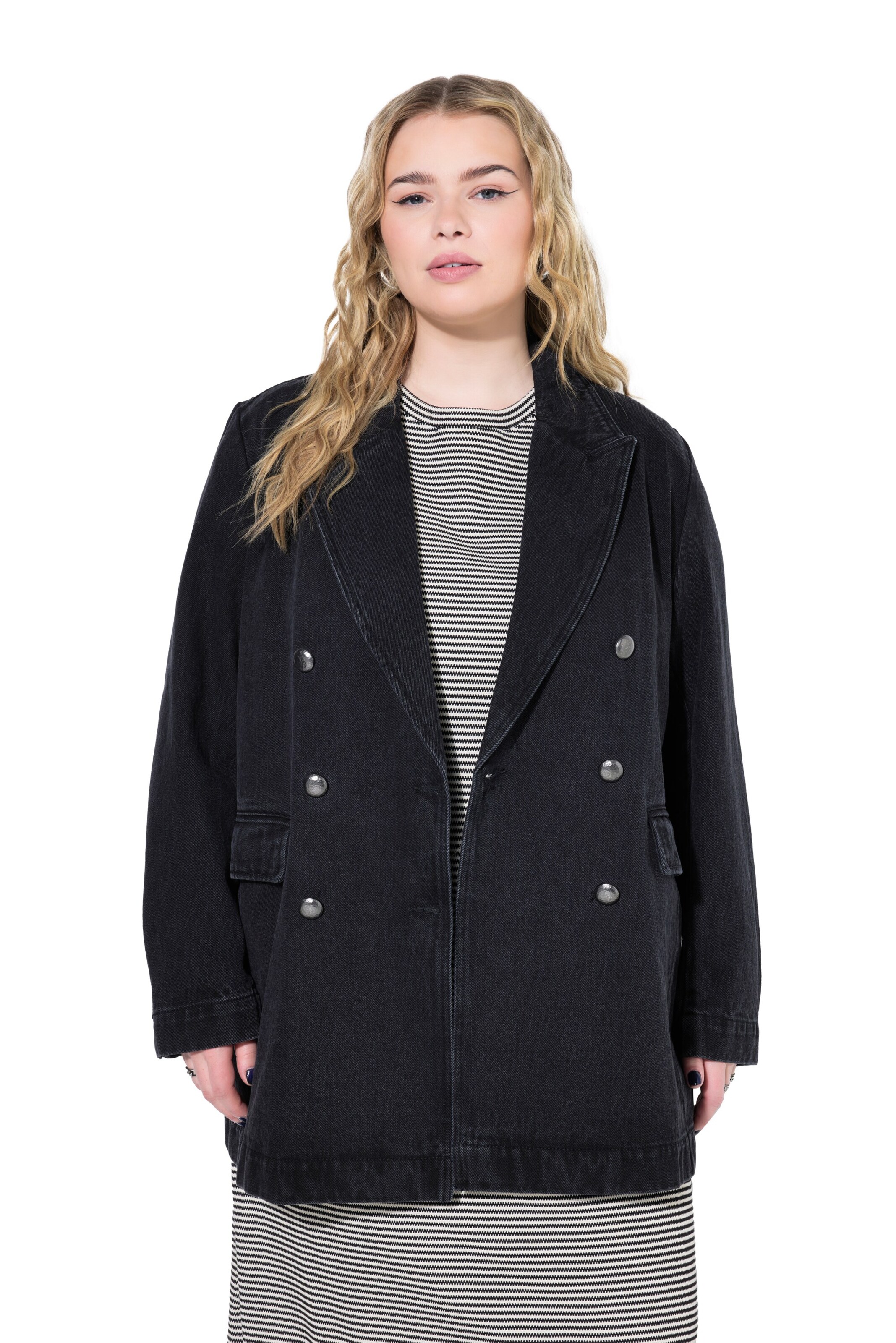 Studio Untold Blazer in Black: front