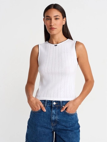 Top di Dilvin in bianco: frontale