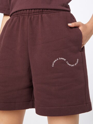 Loosefit Pantaloni 'TAKE IT EASY' di Comfort Studio by Catwalk Junkie in marrone