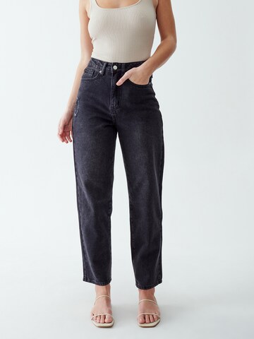 The Fated Regular Jeans in Black: front