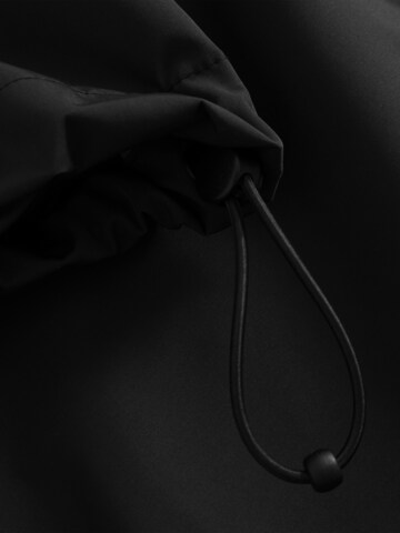 OAK25 Performance Jacket 'Commute Rainbreaker' in Black