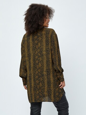 Camicia da donna 'Giselle' di Peppercorn in marrone