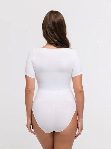 Body modellante 'Tshirt Sculpting Bodysuit with Slip' di cfab in bianco