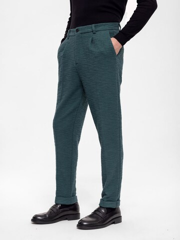 Antioch Tapered Pleat-Front Pants in Green