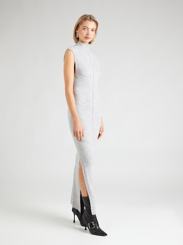 TOPSHOP - Vestido de punto en gris: frente