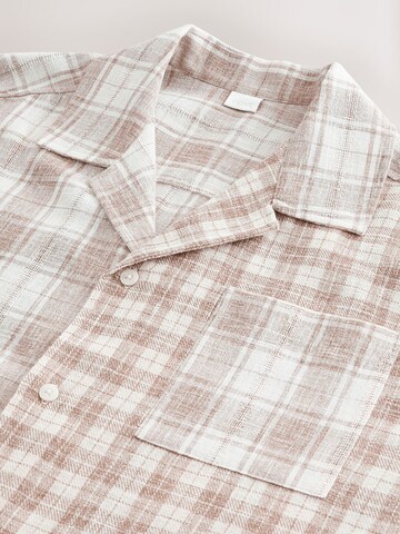 brūns Next Komforta piegriezums Krekls