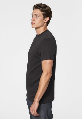 Kleinigkeit Shirt in Black