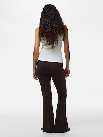 regular Leggings 'PCGeorgina' di PIECES in marrone