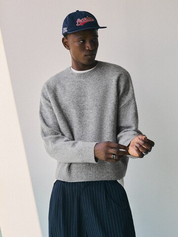 Bershka Trui in Grijs: voorkant