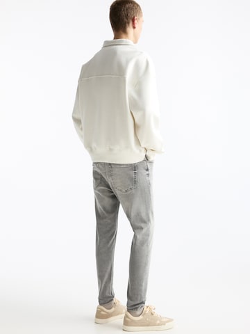 Pull&Bear Regular Jeans in Grijs