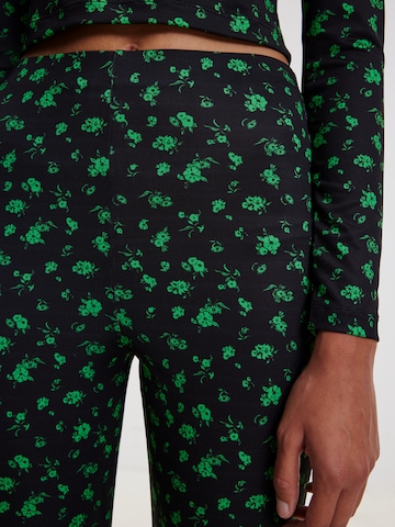 EDITED Flared Broek 'Zelinda' in Groen