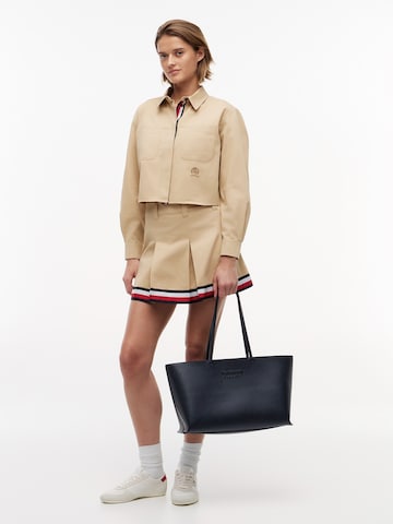 Tommy Jeans Ostoskassi 'MUST' värissä musta