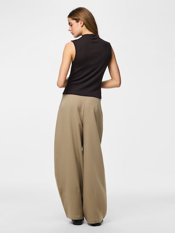 PIECES - Camiseta 'PCally' en marrón