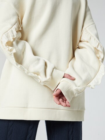 florence by mills exclusive for ABOUT YOU Sweatshirt 'Orchid' in Beige