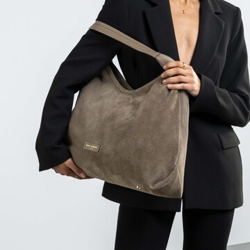 Isabel Bernard Shoulder bag in Brown