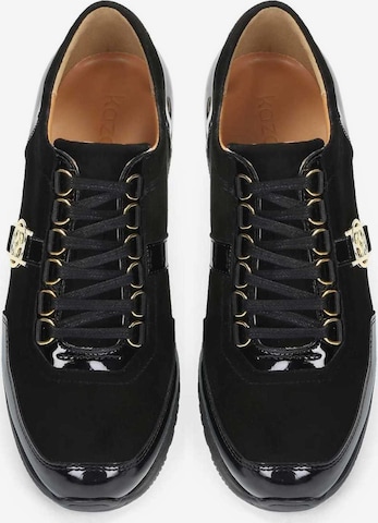 Sneaker low de la Kazar pe negru