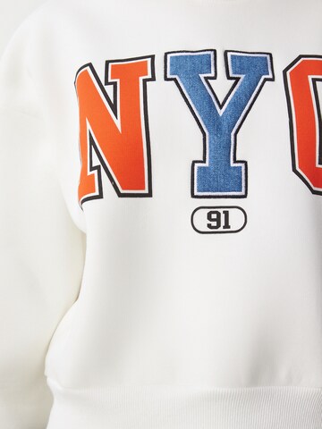 Happiness İstanbul Sweatshirt in Beige