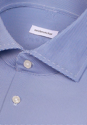 Coupe slim Chemise business 'Schwarze Rose' SEIDENSTICKER en bleu