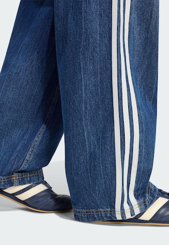 ADIDAS ORIGINALS - Pierna ancha Vaquero en azul