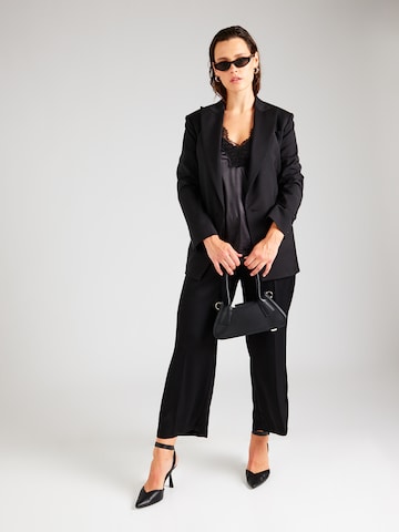 Haut 'VMCANNI' Vero Moda Curve en noir