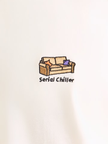 Iriedaily - Camiseta 'Serial Chiller' en blanco
