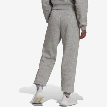 Effilé Pantalon de sport 'All Szn Fleece' ADIDAS SPORTSWEAR en gris