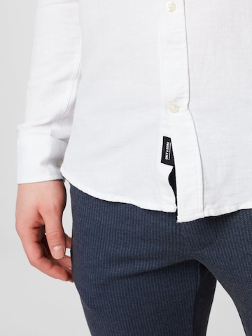 Coupe regular Chemise 'Arlo' Only & Sons en blanc