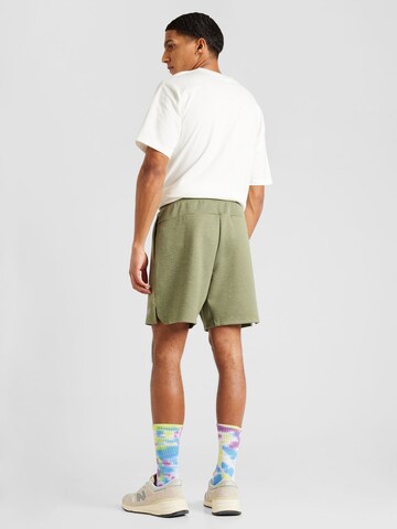 new balance Regular Sporshorts in Grün