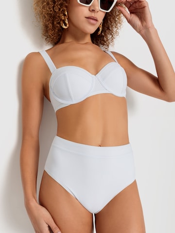 Pantaloncini per bikini 'Gina' di LSCN by LASCANA in bianco: frontale