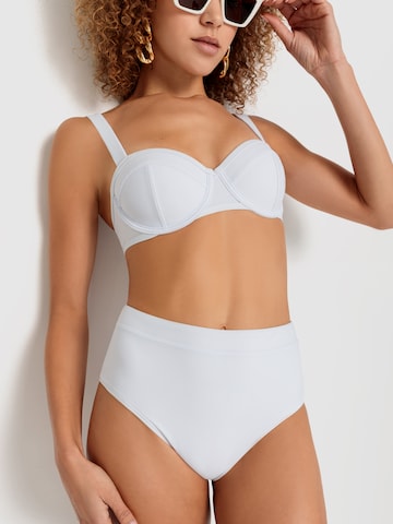 Bas de bikini 'Gina' LSCN by LASCANA en blanc : devant