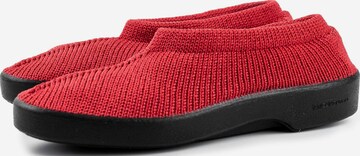 Chaussure basse Arcopedico en rouge