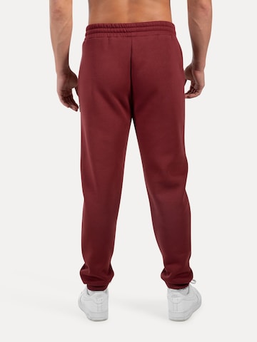 Smilodox Tapered Ilyas Casual Classic Pants in Rot
