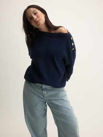 Pullover di KAVAZI in blu: frontale