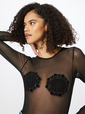 ABOUT YOU x INNA Shirt 'Samira' in Zwart