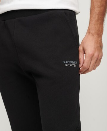 Superdry Regular Sporthose in Schwarz