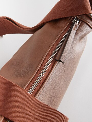 Next Umhängetasche in Braun