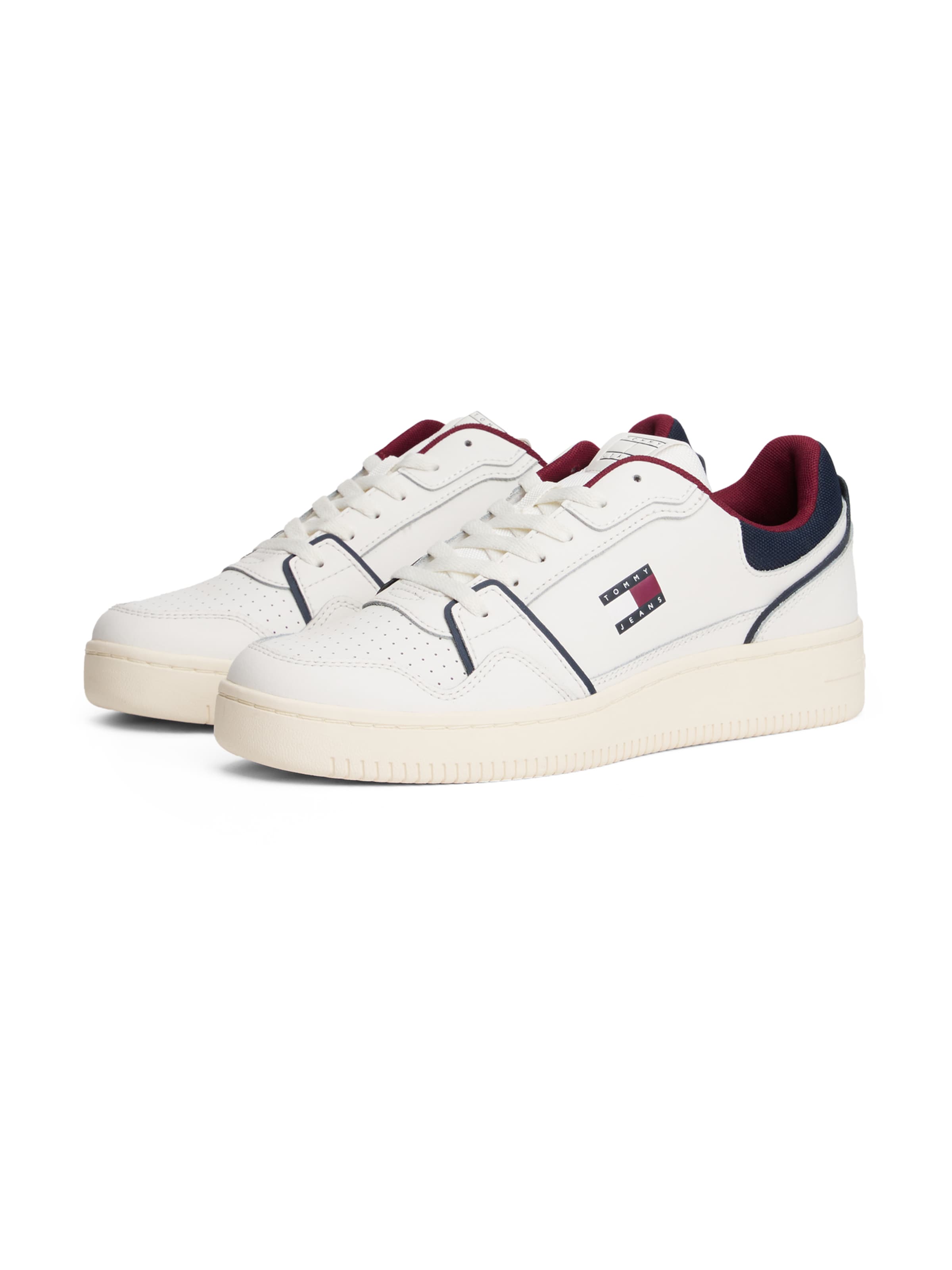 Tommy Jeans - Zapatillas deportivas bajas 'RETRO BASKET' en blanco: frente