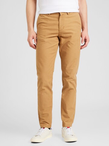 Coupe slim Pantalon chino 'Chelsea' TOMMY HILFIGER en marron : devant