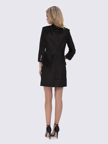 Anushka Jurk in Zwart