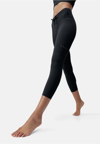 Coupe slim Leggings 'Esme' Born en noir