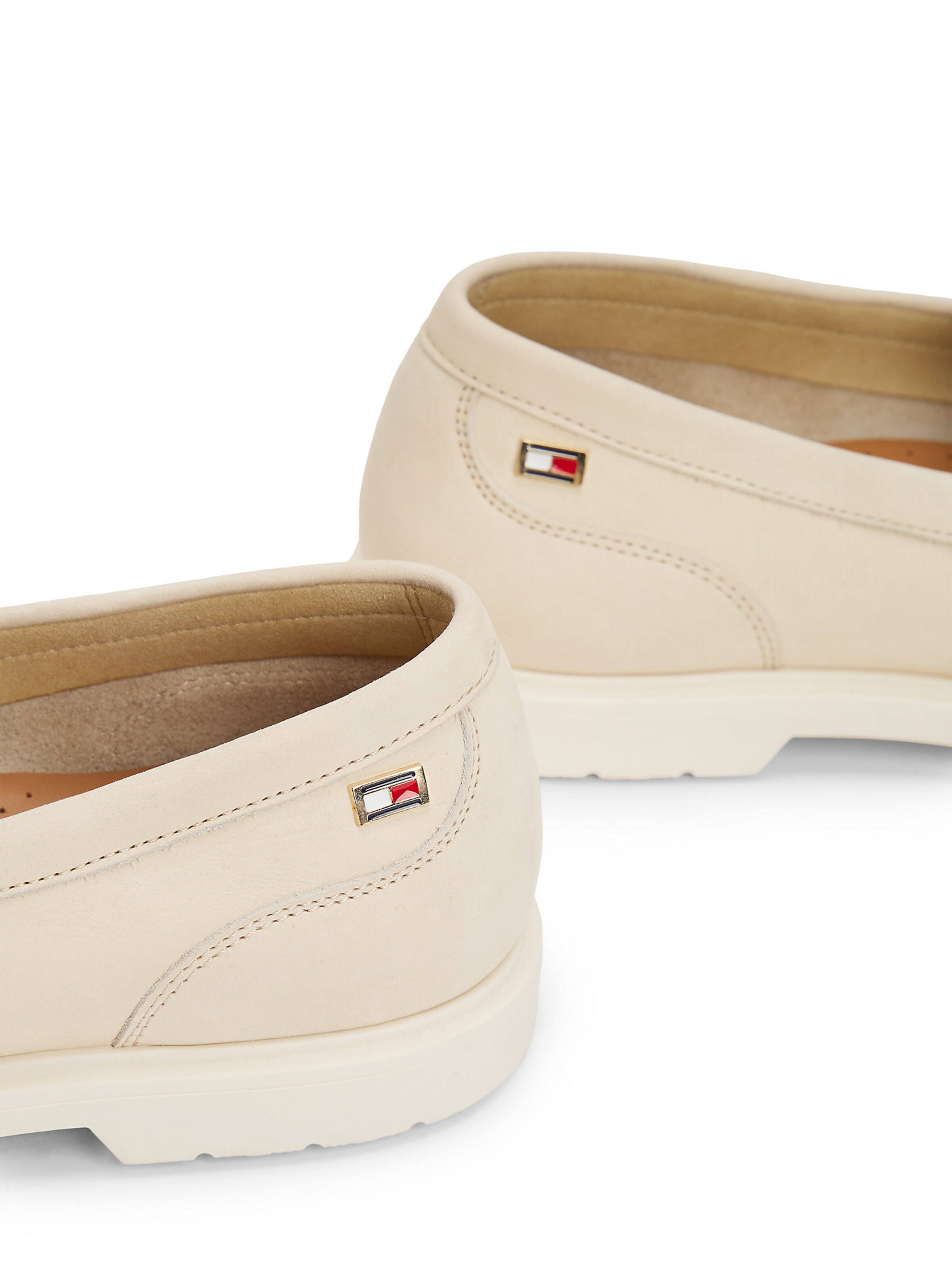 Chaussure basse 'Enamel' TOMMY HILFIGER en beige